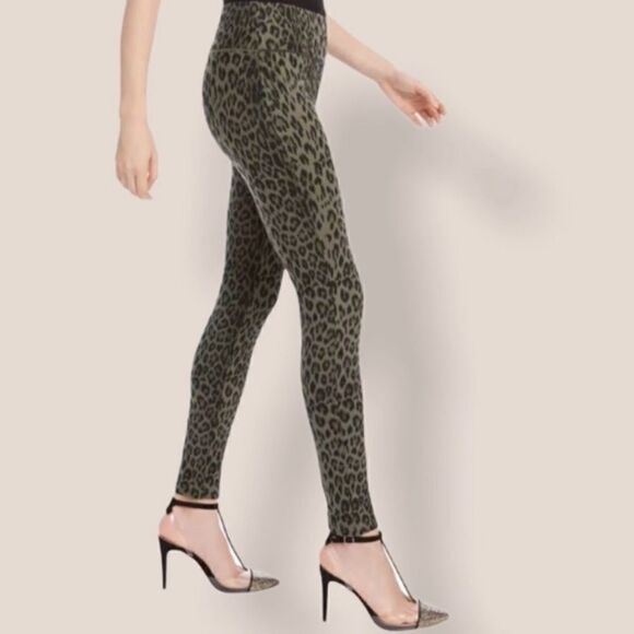 🎄INC Animal Print Skinny Pants - Picture 3 of 5
